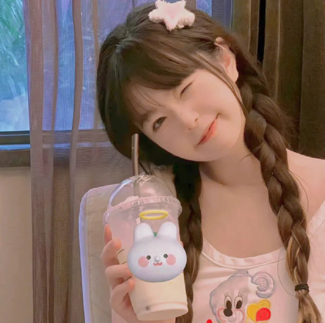 穿成作精女配后天天挽回老公的心