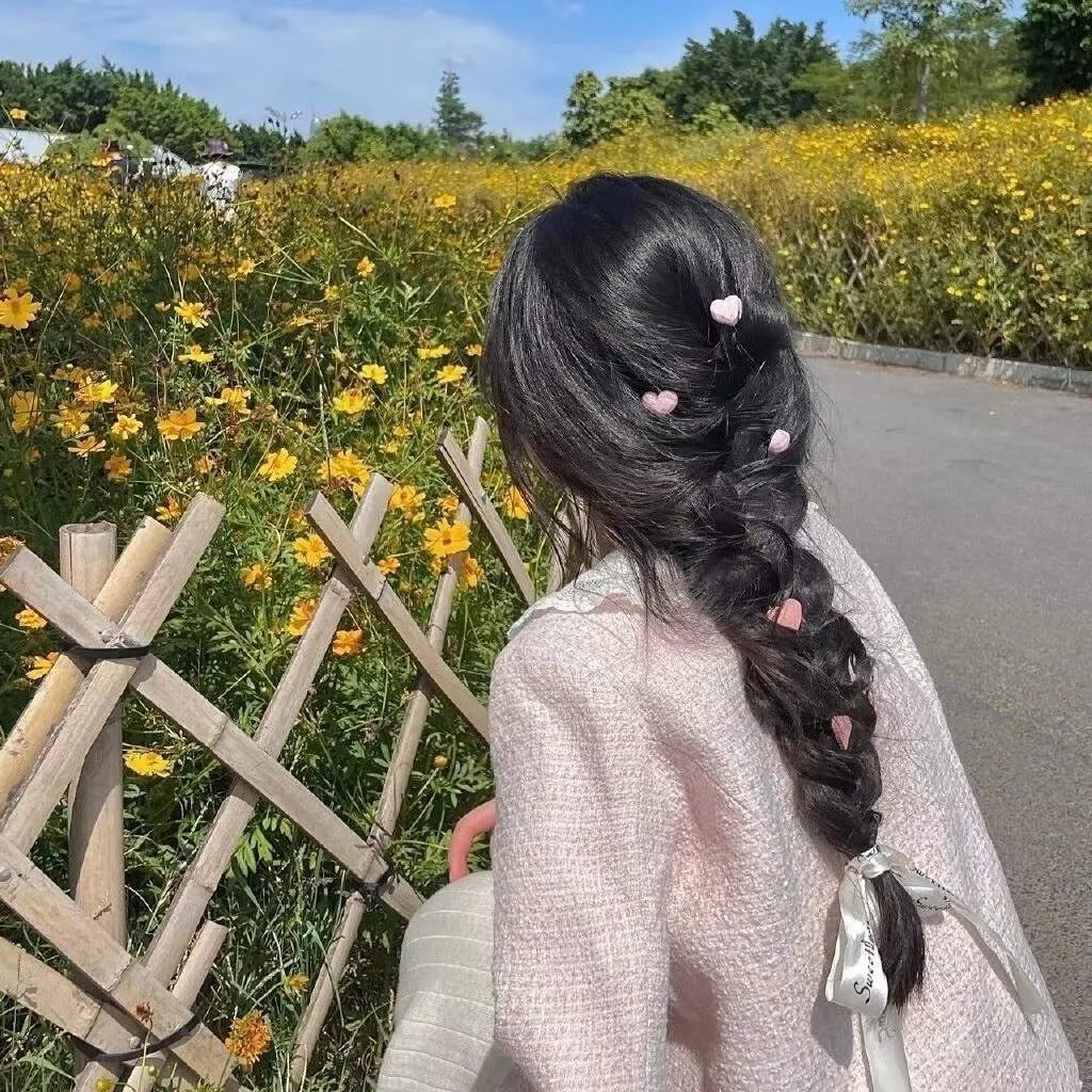 怪物少女妮莫娜